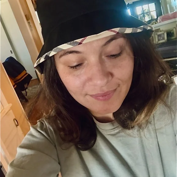 Burberry “Nova Check” Bucket Hat; sz M - Picture 11 of 12